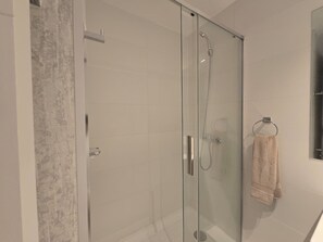 Shower, hair dryer, towels, shampoo - HOM I Studio Parking Serena Cowork Mar (La Serena)