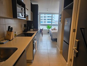 Fridge, microwave, oven, stovetop - HOM I Studio Piscina Parking Serena Cowork Mar (La Serena)