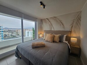 Bureau, fer et planche à repasser, Wi-Fi, draps fournis