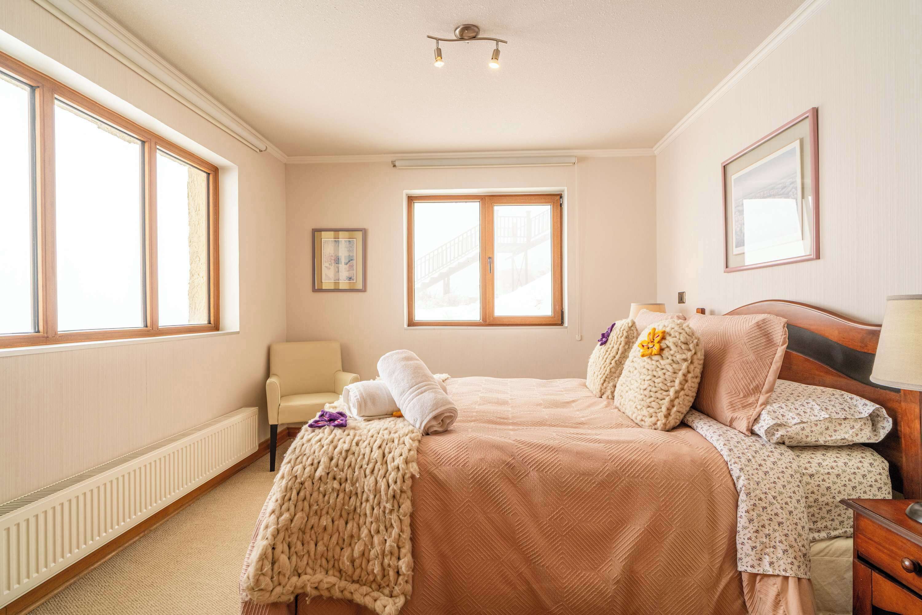 4 bedrooms, WiFi, bed sheets, wheelchair access