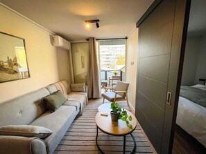 TV, offices - HOM I Wifi Calefaccion Centrico  MetroBustamante (Santiago)