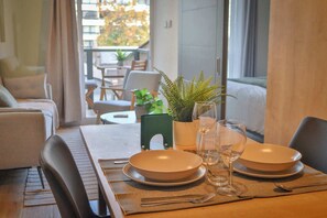 Dining - HOM I Wifi Calefaccion Centrico  MetroBustamante (Santiago)