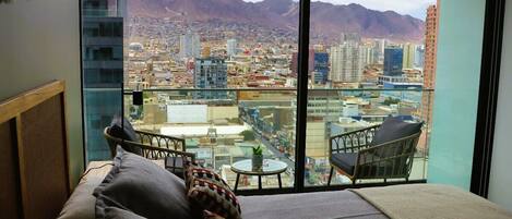 办公桌、熨斗/熨衣板、WiFi、床单