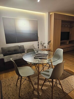 Dining - HOM l Departamento  4PAX en Barrio Lastarria (Santiago)