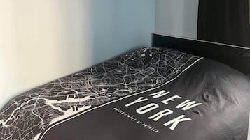 Iron/ironing board, WiFi, bed sheets