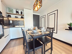 Dining - HOM I 1D1B Ñuñoa I Cowork I Cerca a Barrio Italia (Ñuñoa)