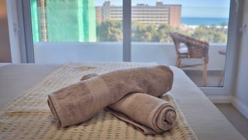 Skrivebord, strykejern/-brett, wi-fi og sengetøy