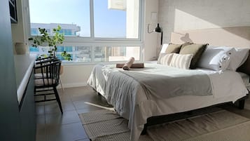 Skrivebord, strykejern/-brett, wi-fi og sengetøy