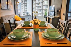 Dining - HOM I A Pasos Del Metro Irarrazaval, 2PAX en Ñuñoa (Ñuñoa)