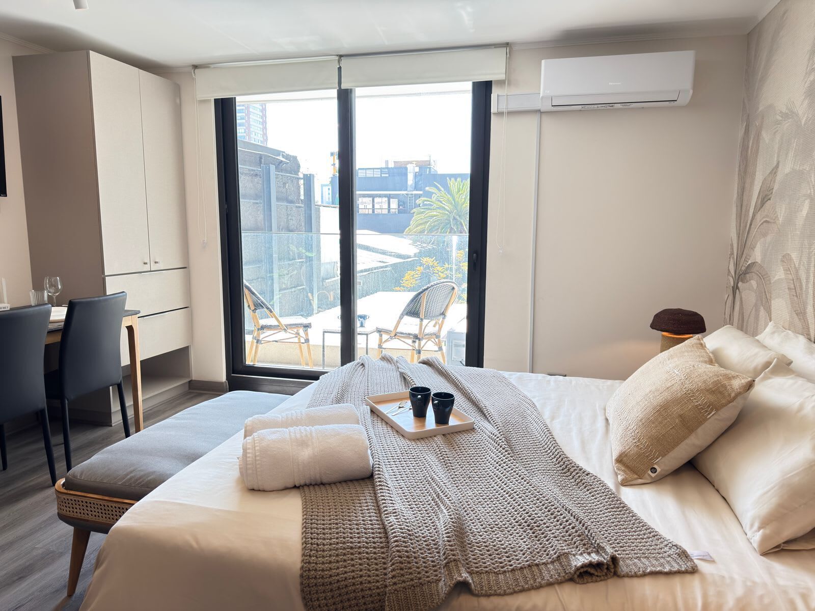 Iron/ironing board, WiFi, bed sheets