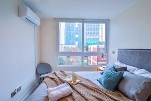 2 quartos, ferros/tábuas de passar roupa, Wi-Fi, roupa de cama
