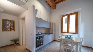Unclassified image, 2 of 60, button - 4 Apts Residenza Santa Croce (Florence)