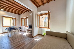 Living area - 4 Apts Residenza Santa Croce (Florence)