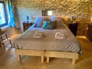 Internet - Le PERCHOIR, comfortable gîte (Bouzic)