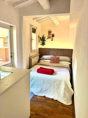 2 bedrooms, iron/ironing board, WiFi - The Court of San Lorenzo (Firenze)