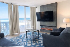 Televisión y chimenea 