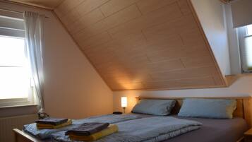 2 bedrooms, WiFi, bed sheets