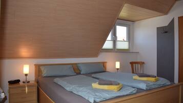 2 bedrooms, WiFi, bed sheets