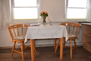 Dining - Apartment '1' with Wi-Fi (Horumersiel)