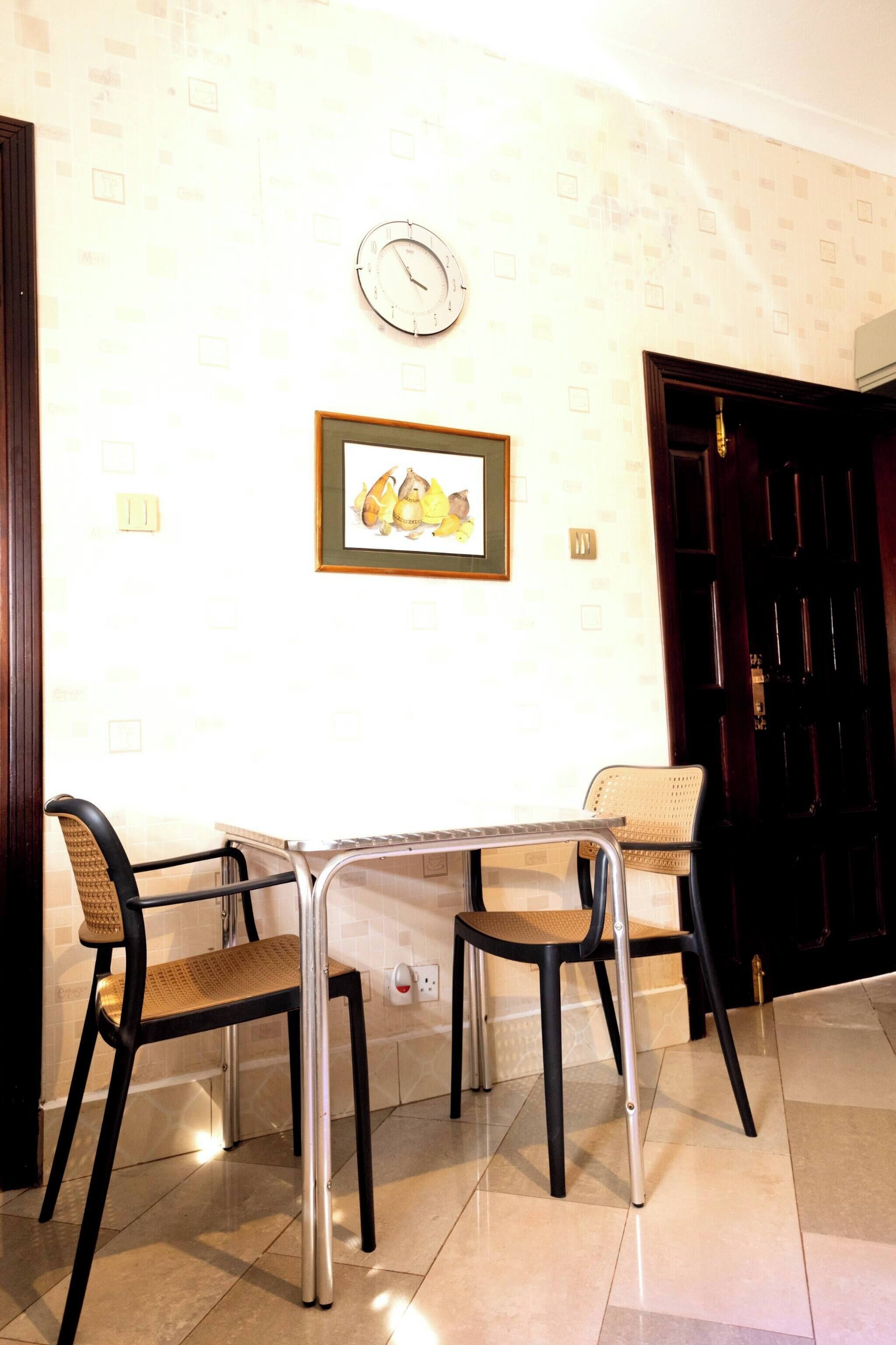 House, 4 Bedrooms, Terrace, Garden View | Dining room