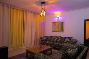 House, 4 Bedrooms, Terrace, Garden View | Living room - Green Valley Palace A Quiet Happy Place to Stay (Entebbe)