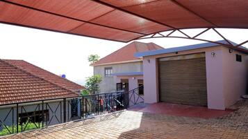 House, 4 Bedrooms, Terrace, Garden View | Property grounds