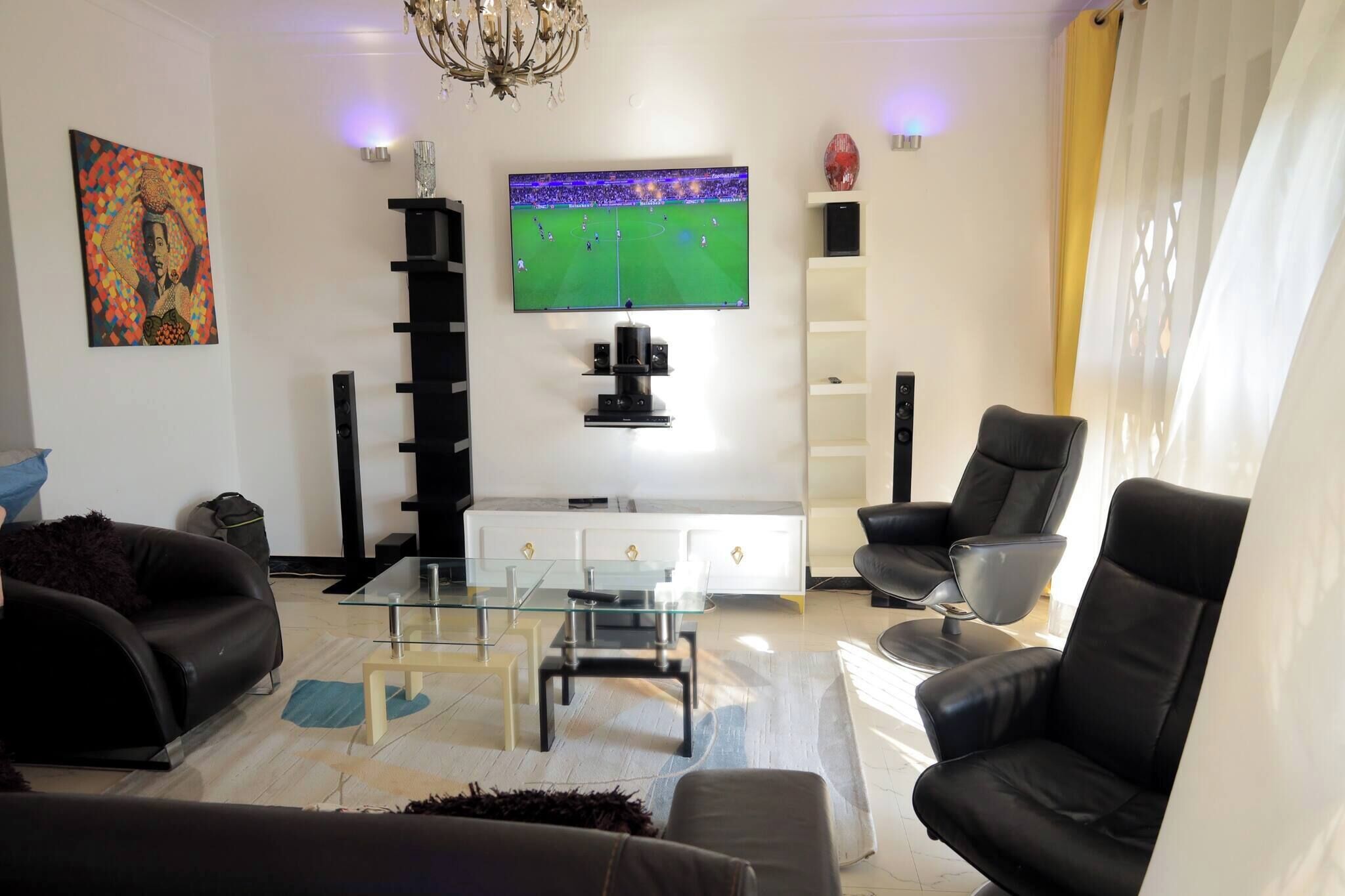 House, 4 Bedrooms, Terrace, Garden View | Living room