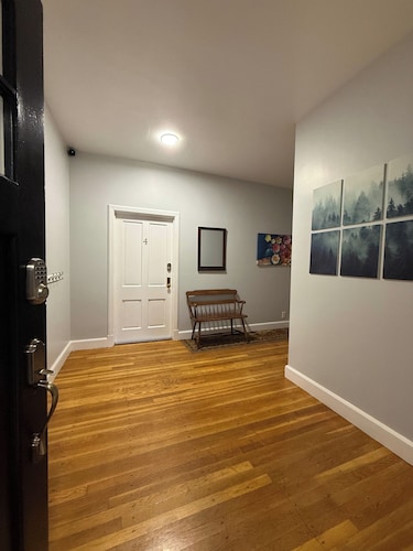 NH4:Timeless Elegance 1BR Haven in Historic Home