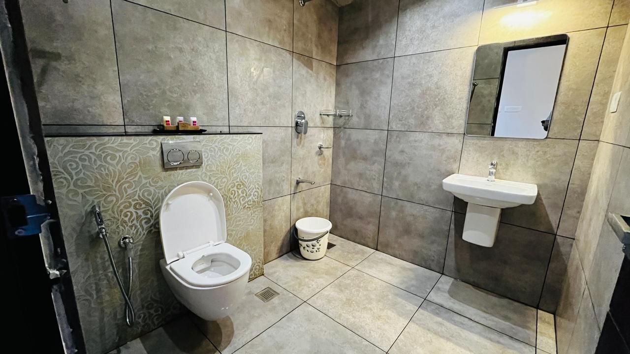 Free toiletries, towels, soap, shampoo