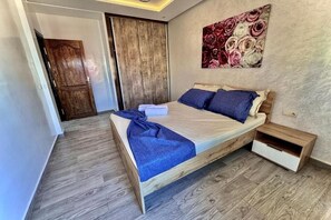 2 habitaciones, tabla de planchar con plancha, wifi y ropa de cama 