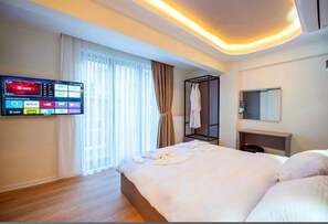In-room safe, soundproofing, iron/ironing board (on request) - Mar Boutique Hotel (Istanbul)