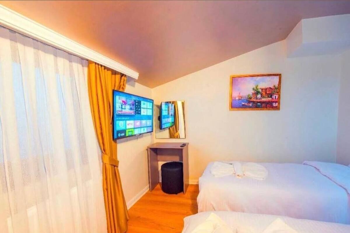 Standard Triple Room, City View