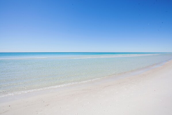On the beach - Splash 1701E-A • Direct Beachfront • Pools • Hot Tub • Waterpark Fun! (Panama City Beach)