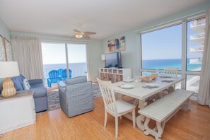 Dining - Splash Resort 1701E • Beachfront 3BR • Sleeps 10 • Pools & Waterpark (Panama City Beach)