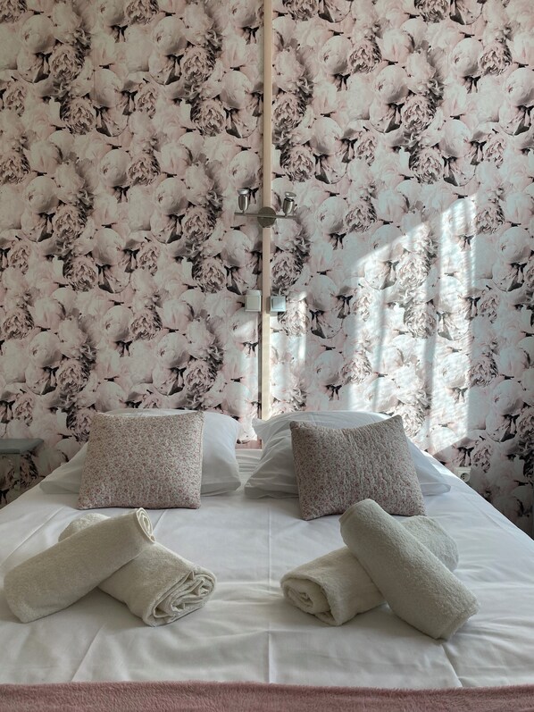 واي فاي وملاءات أسرّة