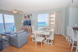 Dining - Splash Resort 1701E - B • Beachfront 2BR • Sleeps 8 • Pools & Waterpark (Panama City Beach)