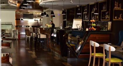 Tirana Rental Rooms âą 3 Single Beds âą Free Wi-Fi âą Private Bathroom âą TV