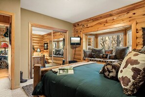 4 bedrooms, iron/ironing board, travel cot, WiFi - Honeycomb Hideaway| Hot Tub & Sauna, Large Yard (Big Bear Lake)