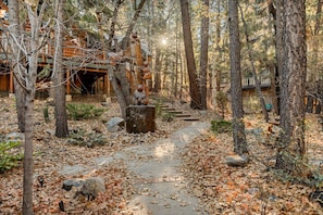 Exterior detail - Honeycomb Hideaway| Hot Tub & Sauna, Large Yard (Big Bear Lake)