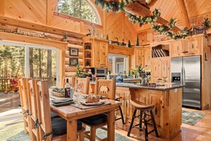 Dining - Honeycomb Hideaway| Hot Tub & Sauna, Large Yard (Big Bear Lake)