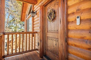 Property grounds - Oak Tree Lodge, w/ Hot Tub, Fire Pit, Game Room (Big Bear)