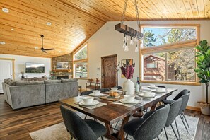 Dining - Oak Tree Lodge, w/ Hot Tub, Fire Pit, Game Room (Big Bear)