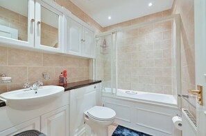 Shower, towels, toilet paper - Apartment - Sleeps3 - Close to Warner Bros Studios (Abbots Langley)