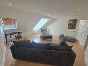 TV - Apartment - Sleeps3 - Close to Warner Bros Studios (Abbots Langley)