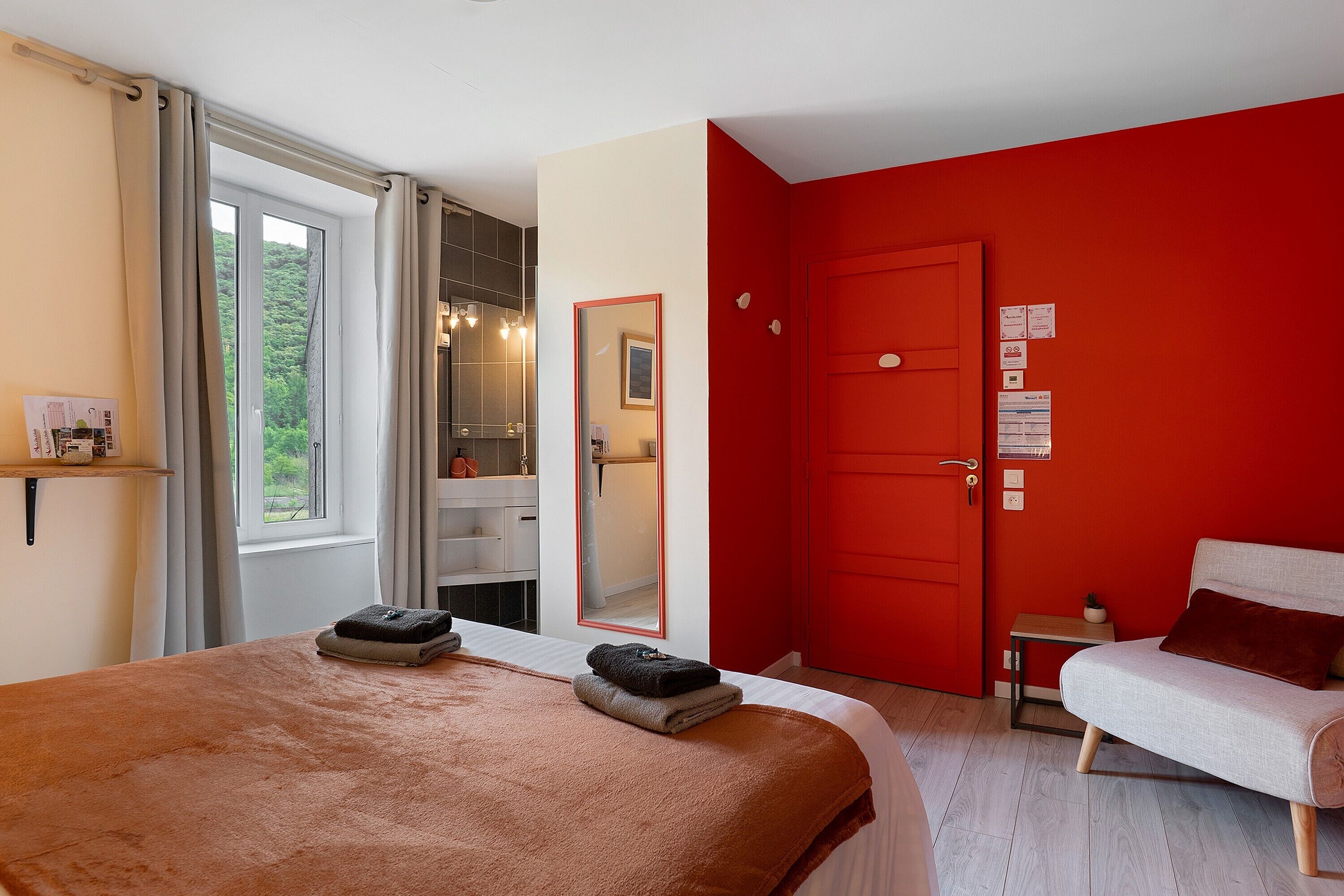 1 bedroom, WiFi, bed sheets