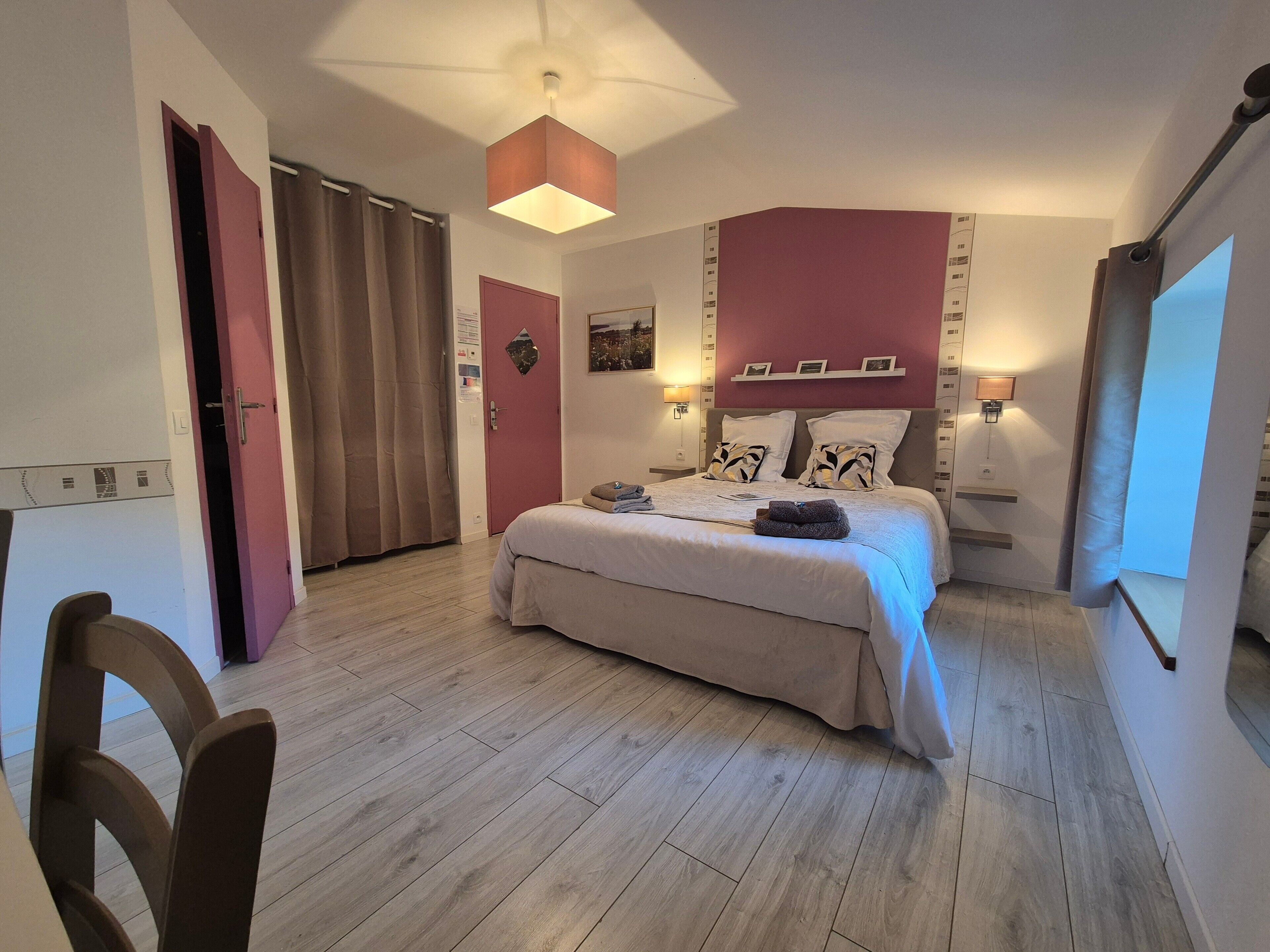 1 bedroom, WiFi, bed sheets