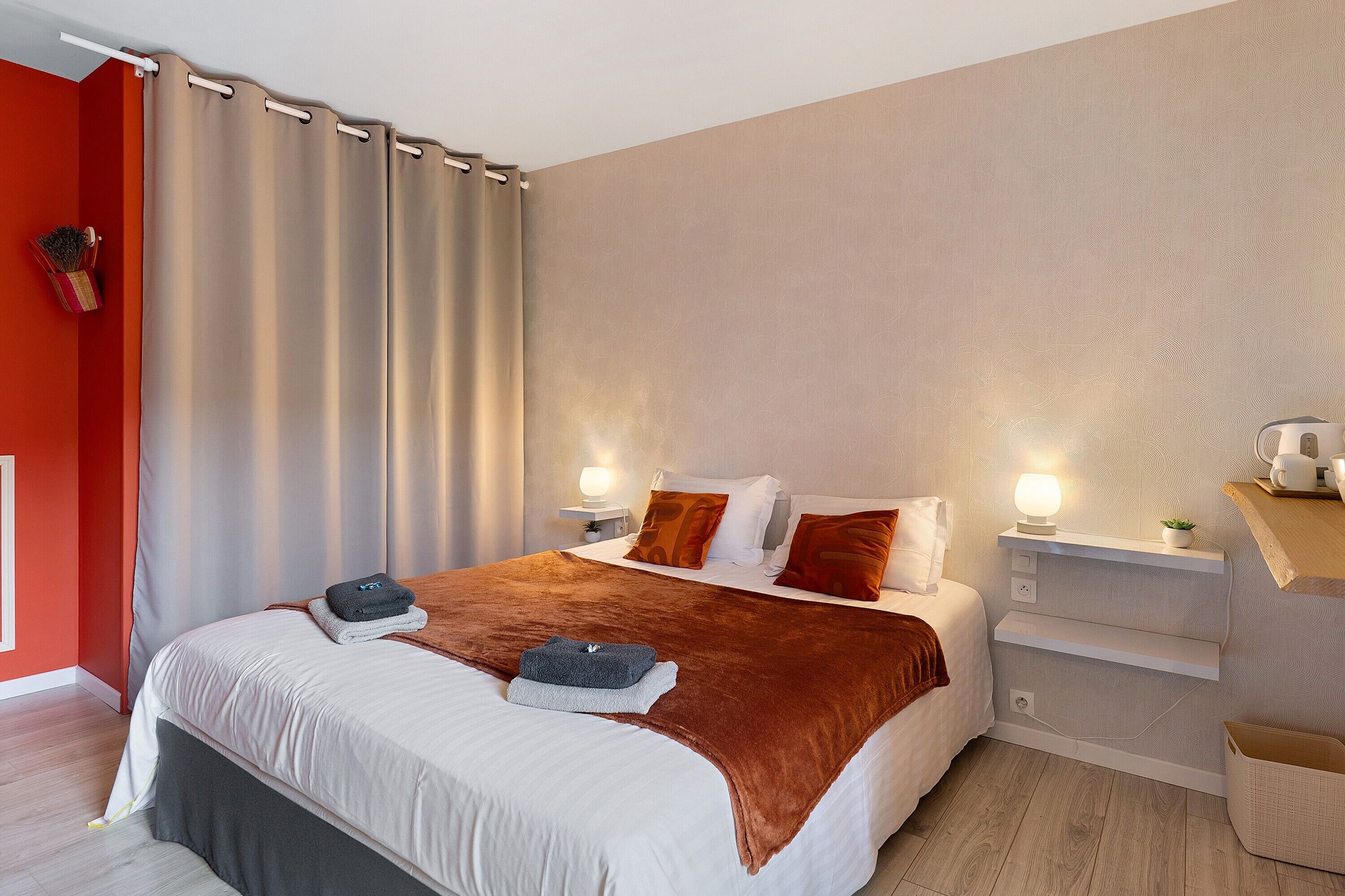 1 bedroom, WiFi, bed sheets