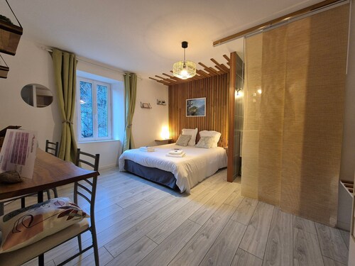 Chambre d’hôtes Les Capitelles - Suite Familiale, vue montagne, terrasse et Wi-Fi