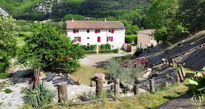 Chambre dâhĂŽtes Les Capitelles - Suite Familiale, vue montagne, terrasse et Wi-Fi