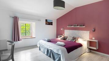 2 bedrooms, WiFi, bed sheets